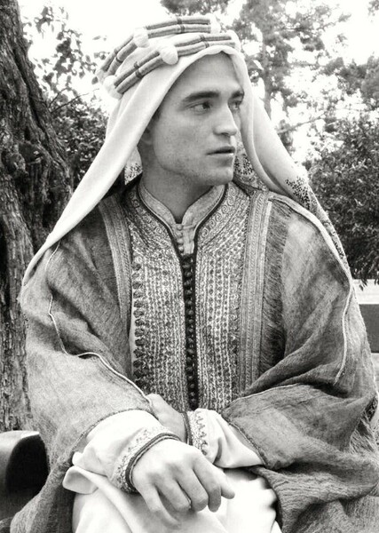Robert Pattinson photo