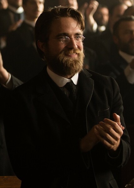 Robert Pattinson photo