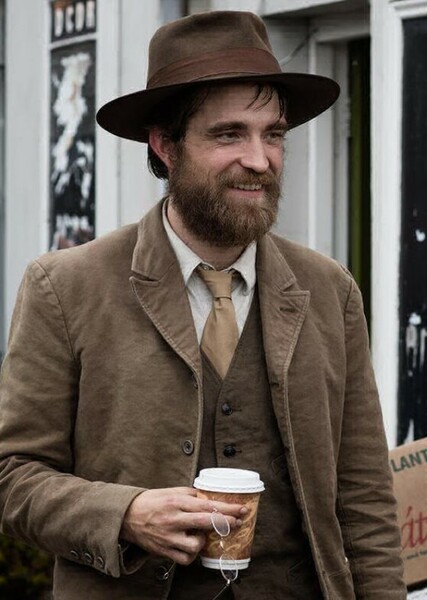 Robert Pattinson photo