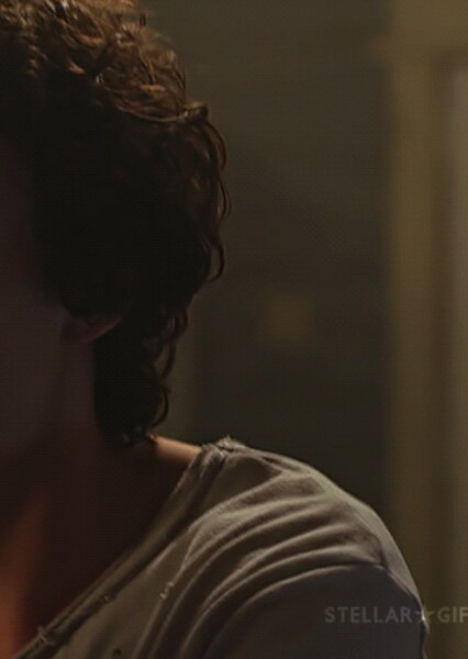 Robert Sheehan photo