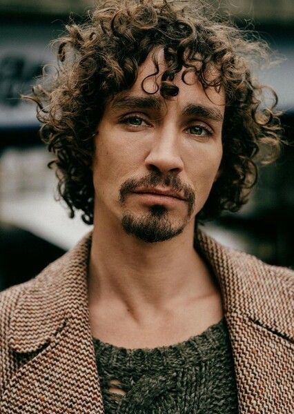 Robert Sheehan photo
