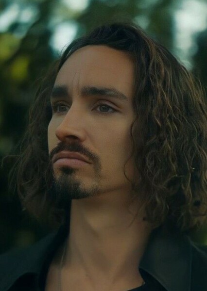 Robert Sheehan photo