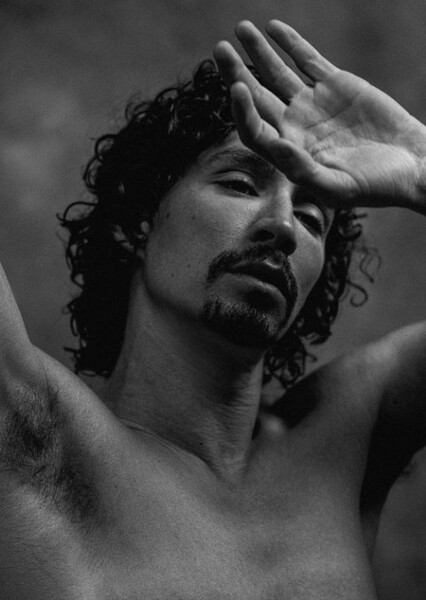 Robert Sheehan photo