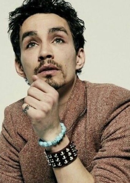 Robert Sheehan photo