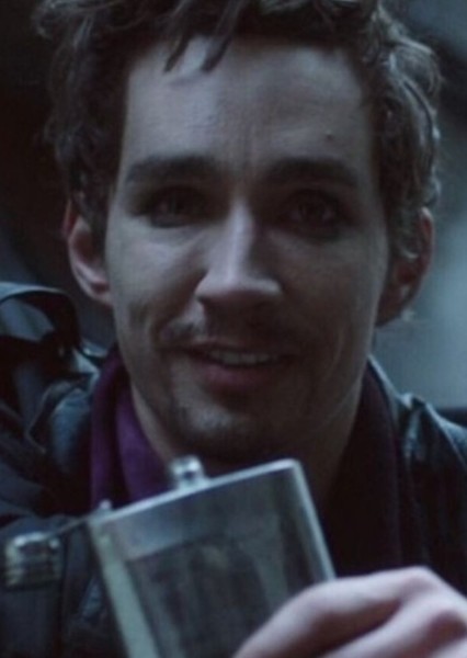Robert Sheehan photo