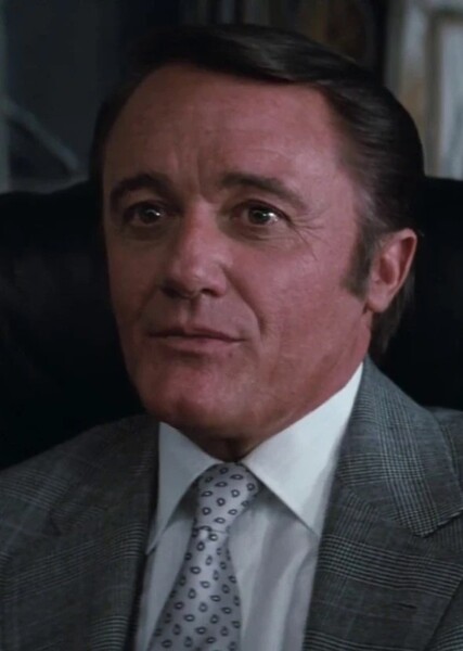 Robert Vaughn photo