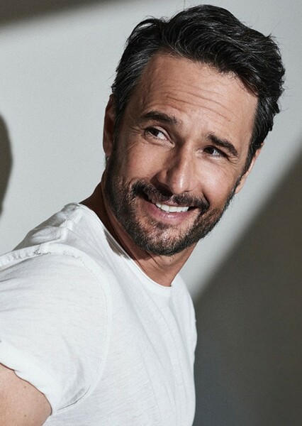 Rodrigo Santoro photo
