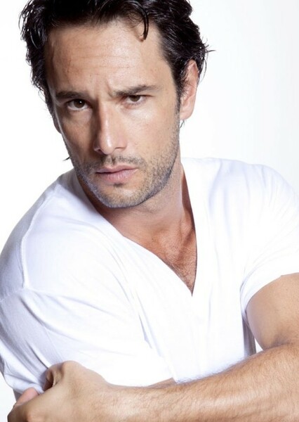 Rodrigo Santoro photo