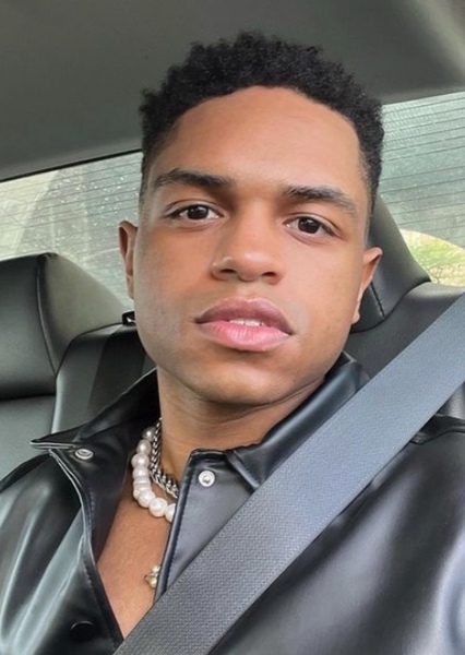 Roman Banks photo