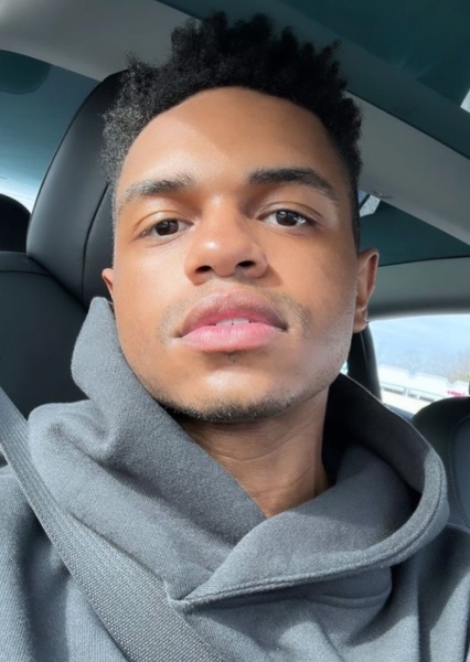 Roman Banks photo