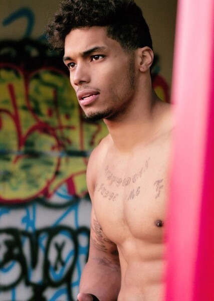 Rome Flynn photo