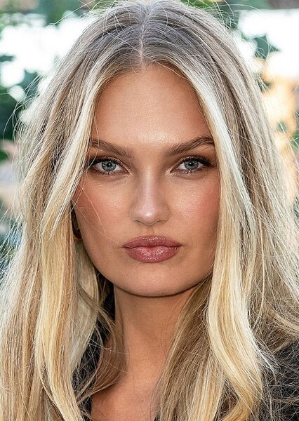 Romee Strijd photo