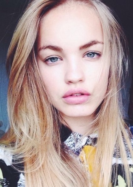 Romi Van Renterghem photo