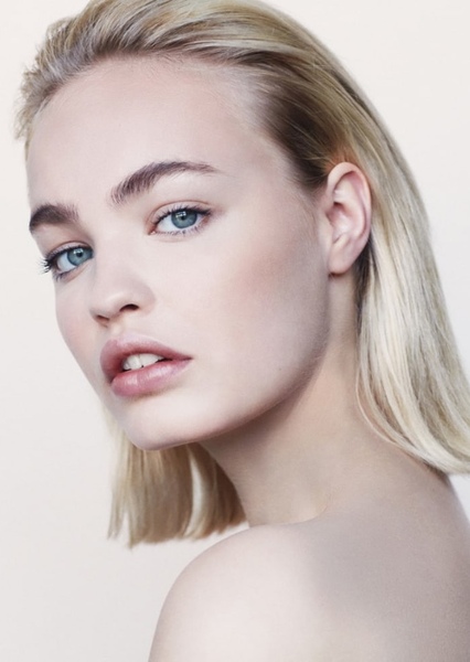 Romi Van Renterghem photo