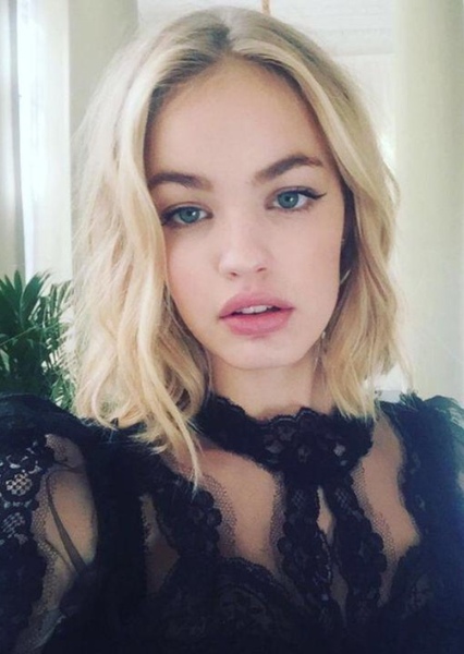 Romi Van Renterghem photo