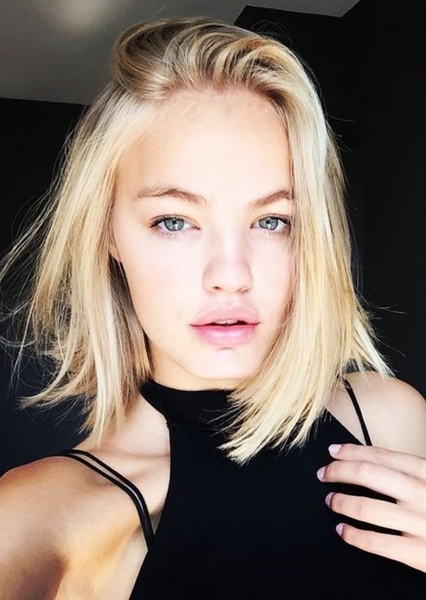 Romi Van Renterghem photo