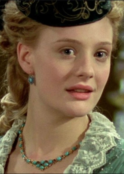 Romola Garai