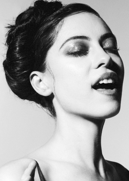 Rosa Salazar photo