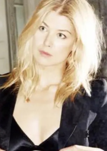 Rosamund Pike photo