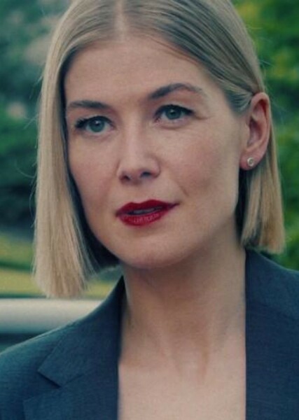 Rosamund Pike photo