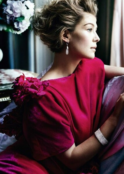 Rosamund Pike photo
