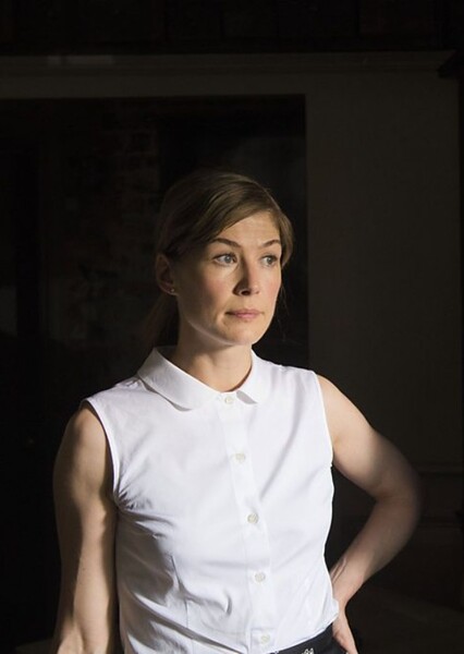Rosamund Pike photo