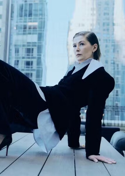 Rosamund Pike photo