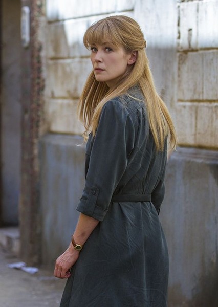 Rosamund Pike photo