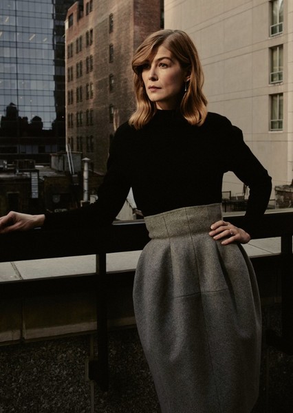 Rosamund Pike photo