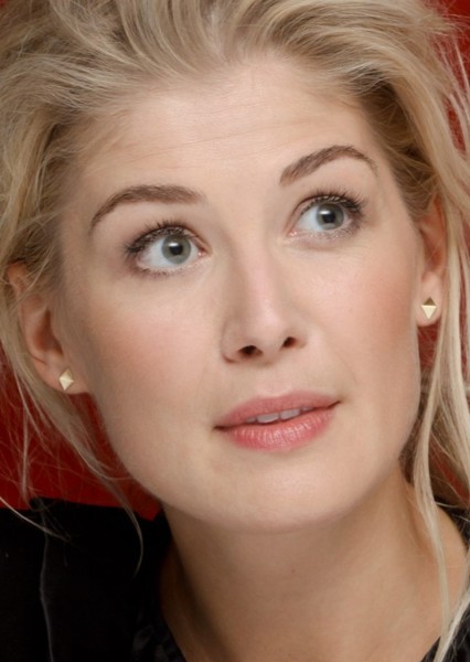 Rosamund Pike photo