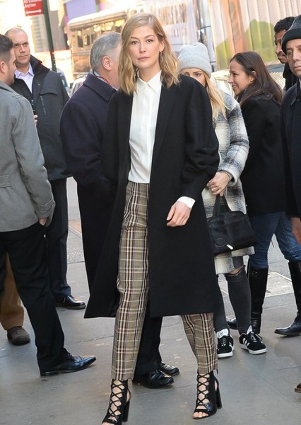 Rosamund Pike photo
