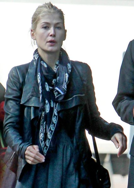 Rosamund Pike photo