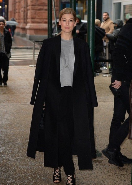 Rosamund Pike photo