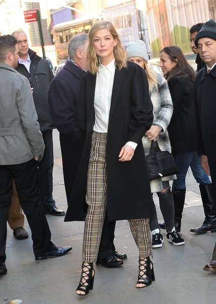 Rosamund Pike photo