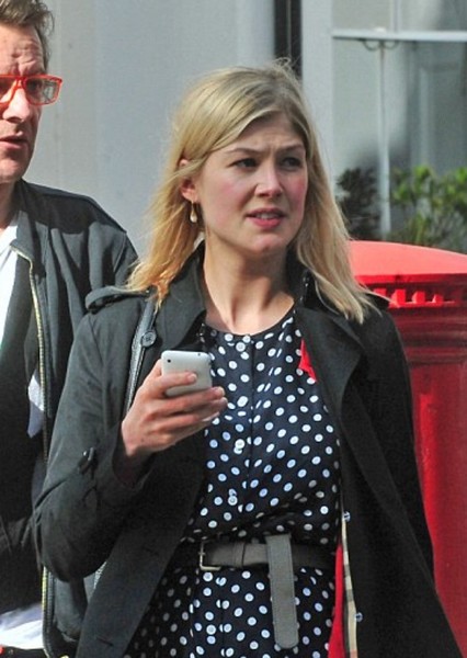 Rosamund Pike photo