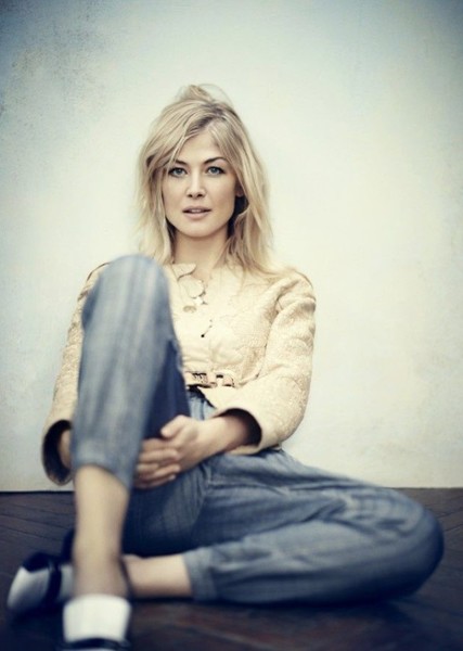 Rosamund Pike photo
