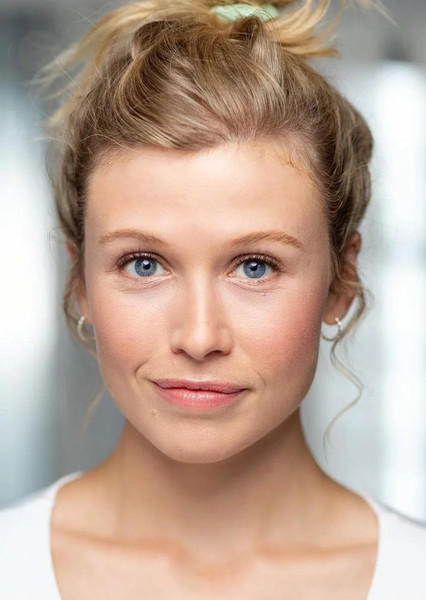 Rose Reynolds photo