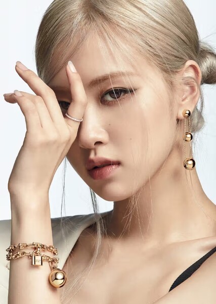 ROSÉ (Roseanne Park) photo