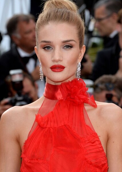 Rosie Huntington-Whiteley photo