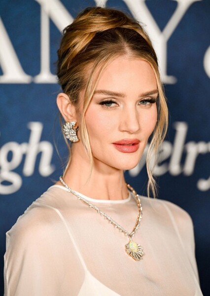 Rosie Huntington-Whiteley photo