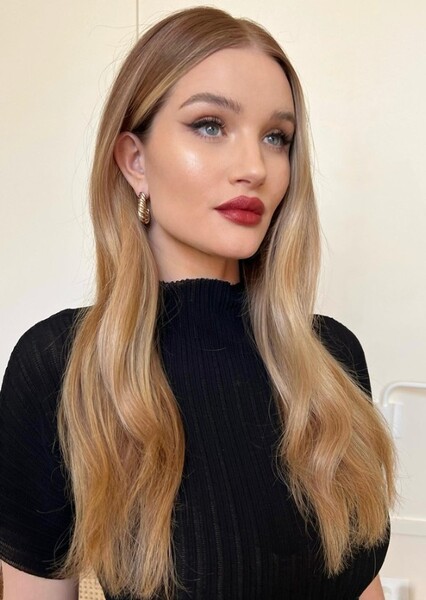 Rosie Huntington-Whiteley photo
