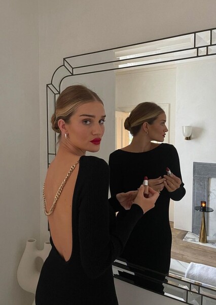 Rosie Huntington-Whiteley photo