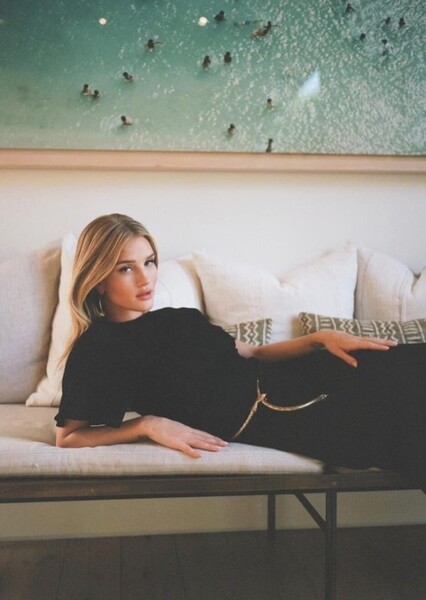 Rosie Huntington-Whiteley photo