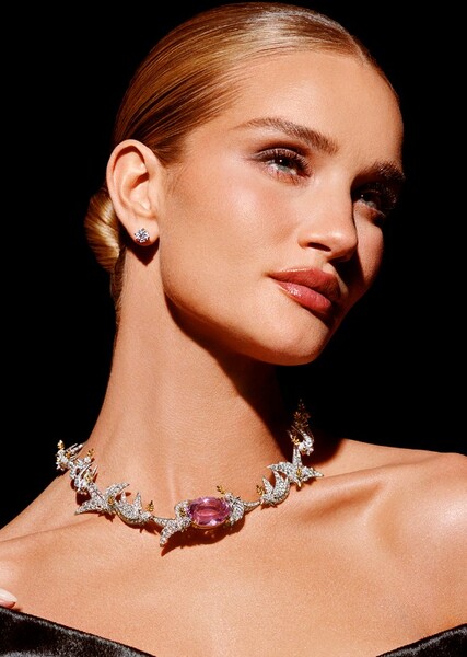 Rosie Huntington-Whiteley photo