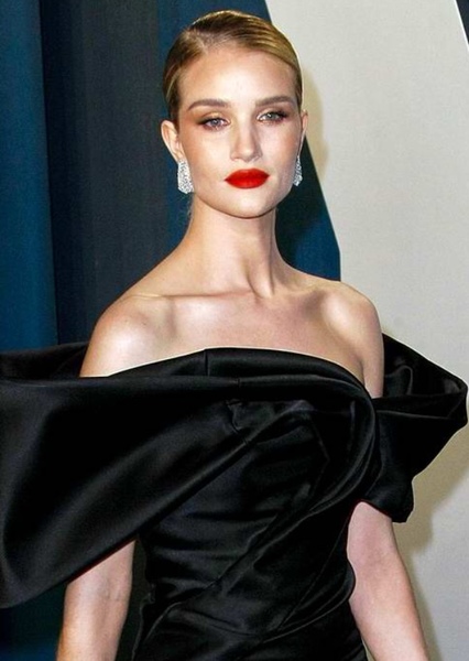 Rosie Huntington-Whiteley photo