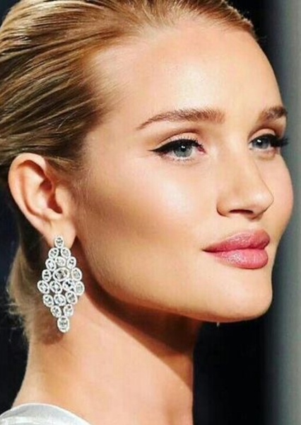 Rosie Huntington-Whiteley photo