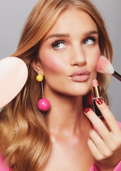 Rosie Huntington-Whiteley photo
