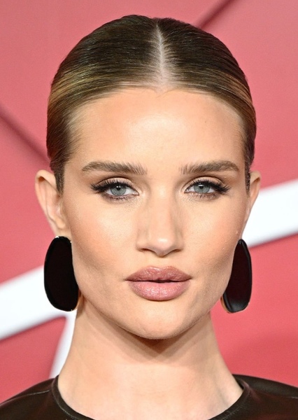 Rosie Huntington-Whiteley photo