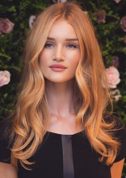 Rosie Huntington-Whiteley photo