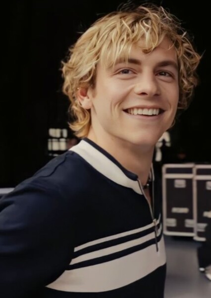 Ross Lynch photo